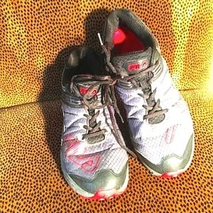 Fila- Gray/Red Men's Trail Running Tennis Lace Up Shoe- Size 9.5 (make offer)!!!
